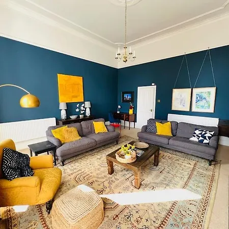 Entire Stylish Colourful Two Bed Flat In Clifton Apartment Bristol Exterior photo