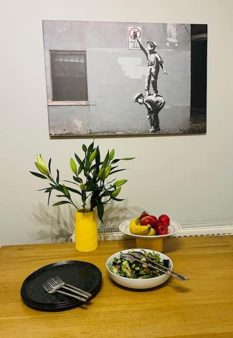 Entire Stylish Colourful Two Bed Flat In Clifton Apartment *