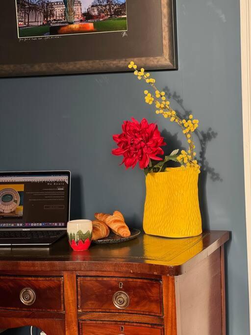 Apartment Entire Stylish Colourful Two Bed Flat In Clifton *